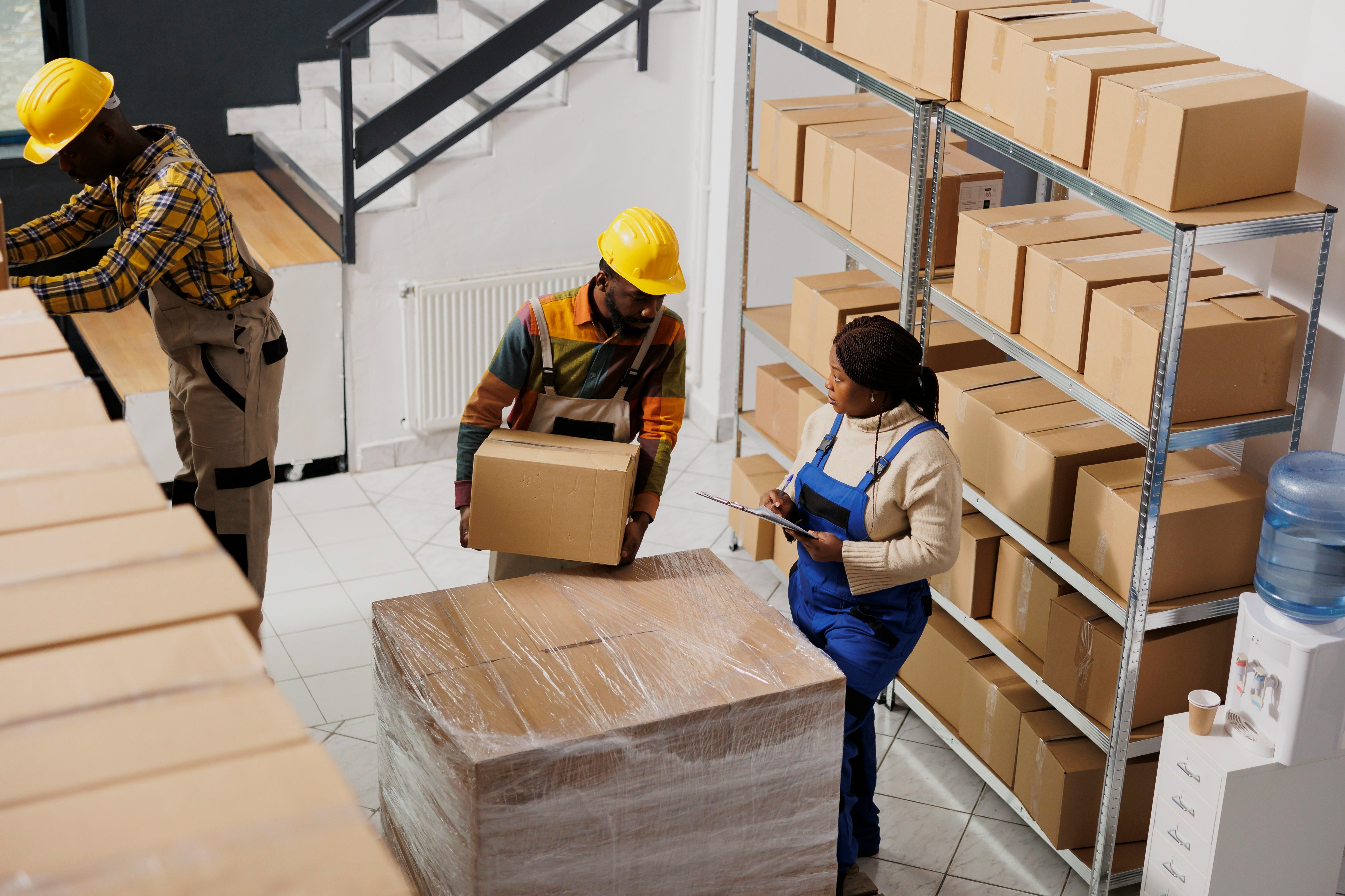 What's the Difference Between "Pallet" and "Floor-Loaded" Shipments? How Does This Impact Receiving Costs?