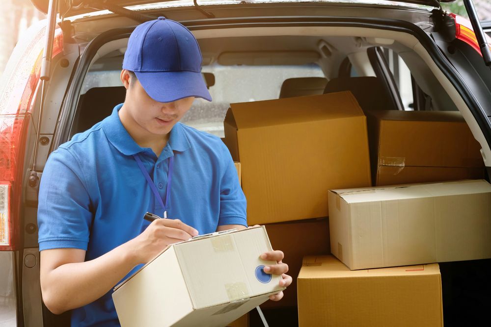 In-House Fulfillment vs. Outsourcing to a Fulfillment Center: How to Decide