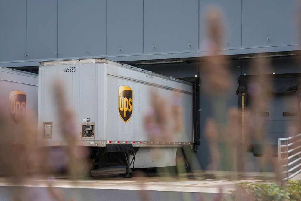 Reading Enterprise Moves as Signals